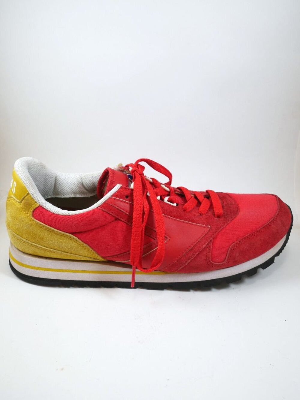 Brooks Heritage Chariot Sneakers Shoes Retro Red Yellow Mens Size 11 Suede
